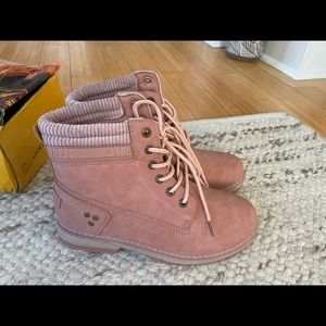 Sport Pink boots